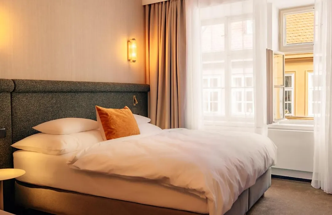 Hotel Golden Key Prague Castle-1