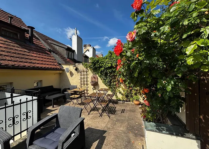 The Golden Wheel Hotel Praga
